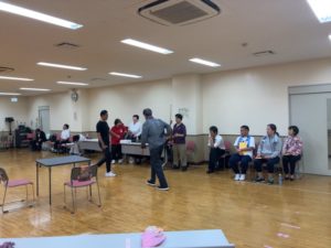 スタッフさんや見学の方もいらっしゃるなか、通し稽古が始まります