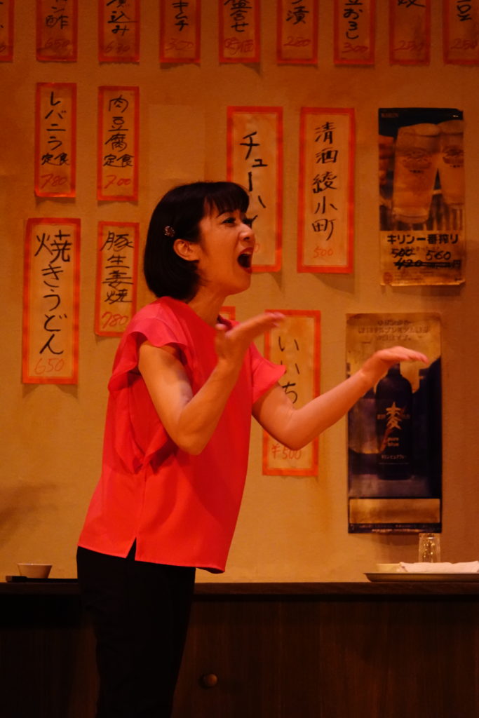 それでも何とか田代を励まそうとする照代