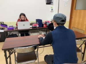 櫻井君の音声を録音するゆみさん