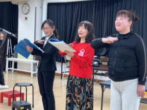 代役のあやみさん、みっちゃん、と従業員あざみちゃん