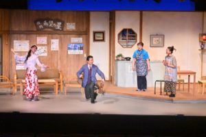 里美、木島、山下、美保。